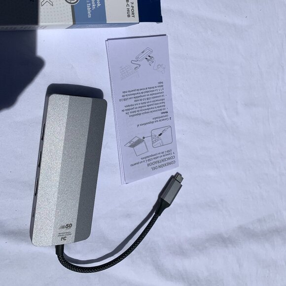 Open box 7-Port USB-C Docking station - Picture 4 of 7